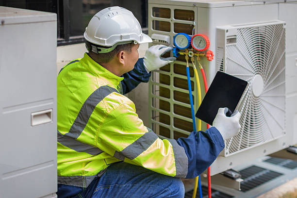 Professional Hvac technician working in Montpelier, ID
